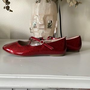 Children’s Place glitter red flats. EUC